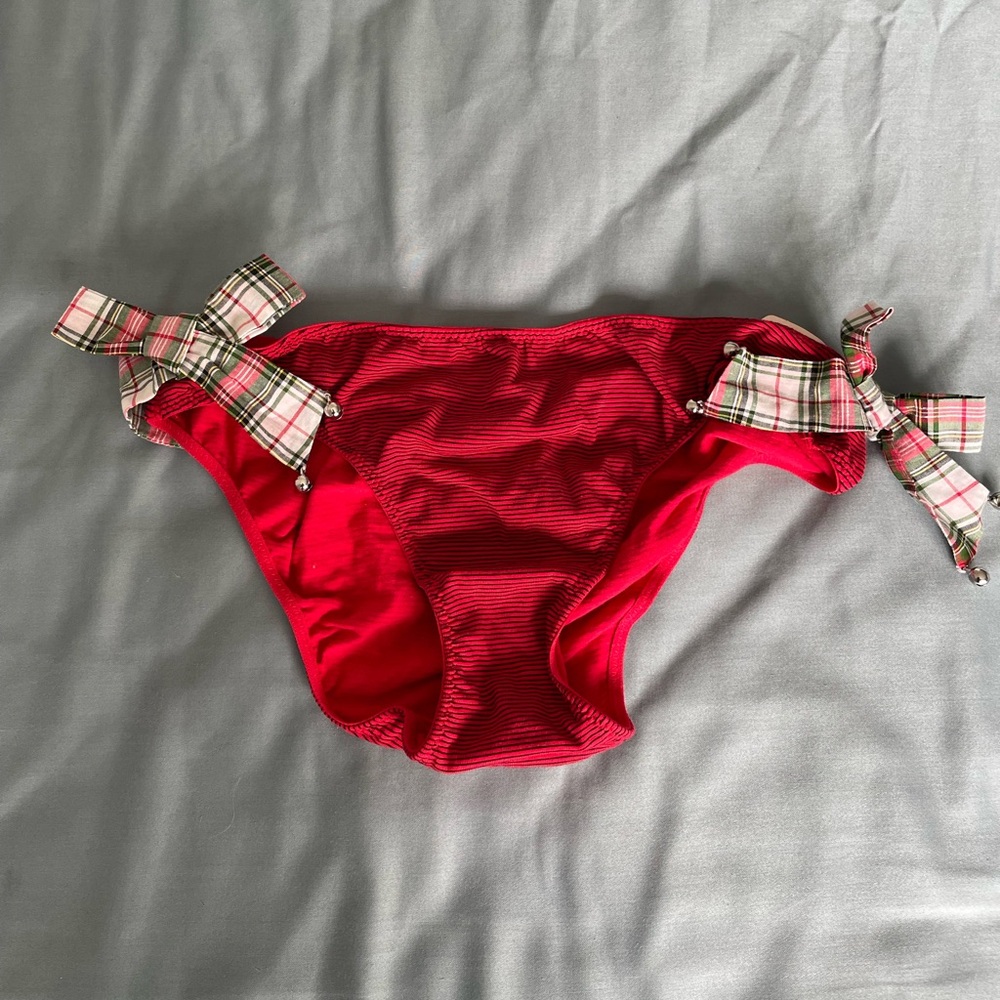 NWT Victoria’s Secret Holiday Panty